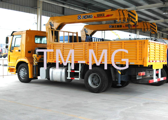 Les biens 8 Ton Transportation Telescopic Boom Truck ont monté la grue